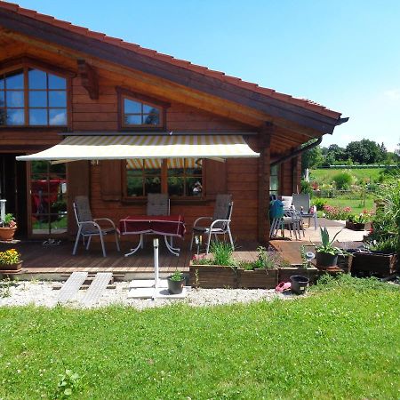 Barrierefreies Zimmer Im Blockhaus Mit Sauna Am See Soyen Dış mekan fotoğraf