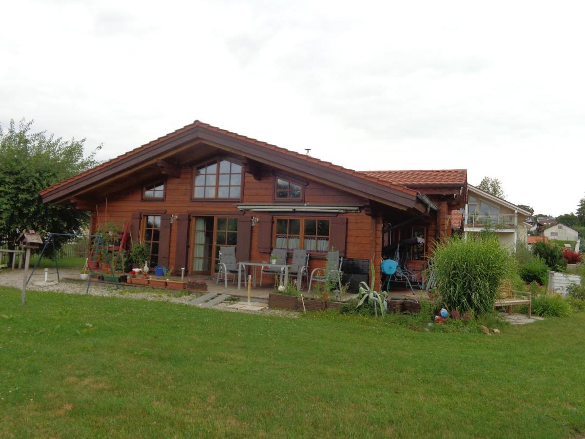 Barrierefreies Zimmer Im Blockhaus Mit Sauna Am See Soyen Dış mekan fotoğraf