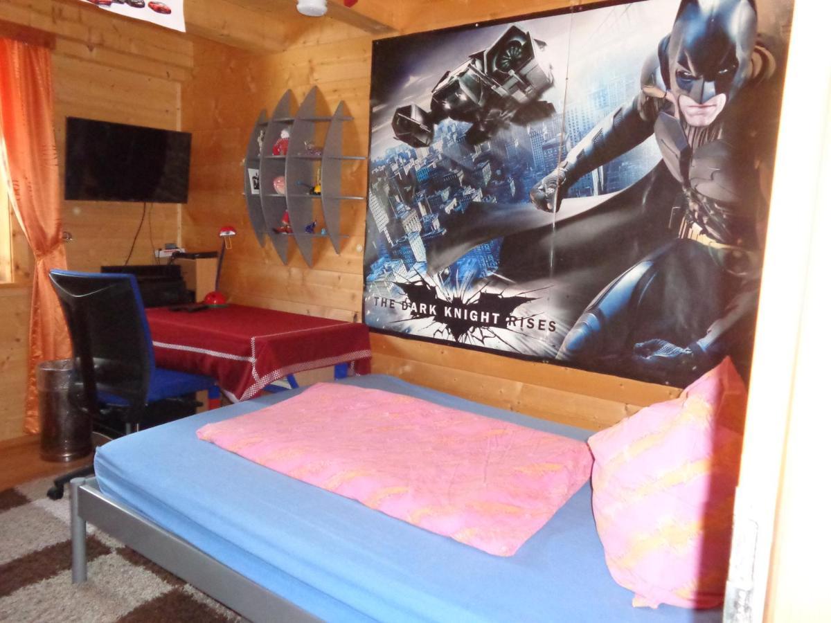 Barrierefreies Zimmer Im Blockhaus Mit Sauna Am See Soyen Dış mekan fotoğraf